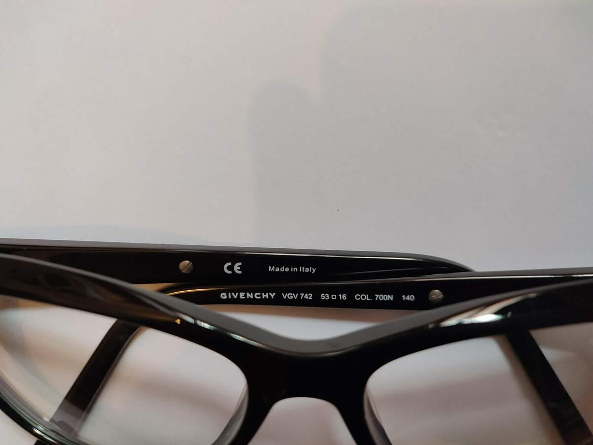 Givenchy - GVG 742 53&curren;16