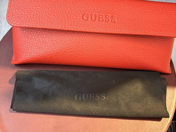 Guess - Gu7556 28u 51&curren;18