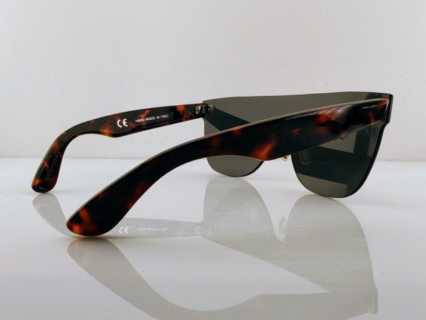 RETROSUPERFUTURE - HQO 3 AH16 R 3 57¤18