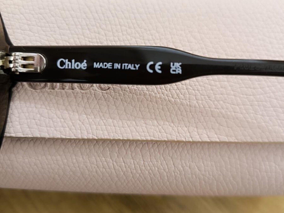 Chlo&eacute;  - CH0228O 005 51&curren;22 145 S