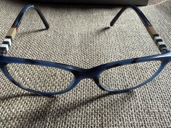 BURBERRY - B2205 3546 52&curren;17 145