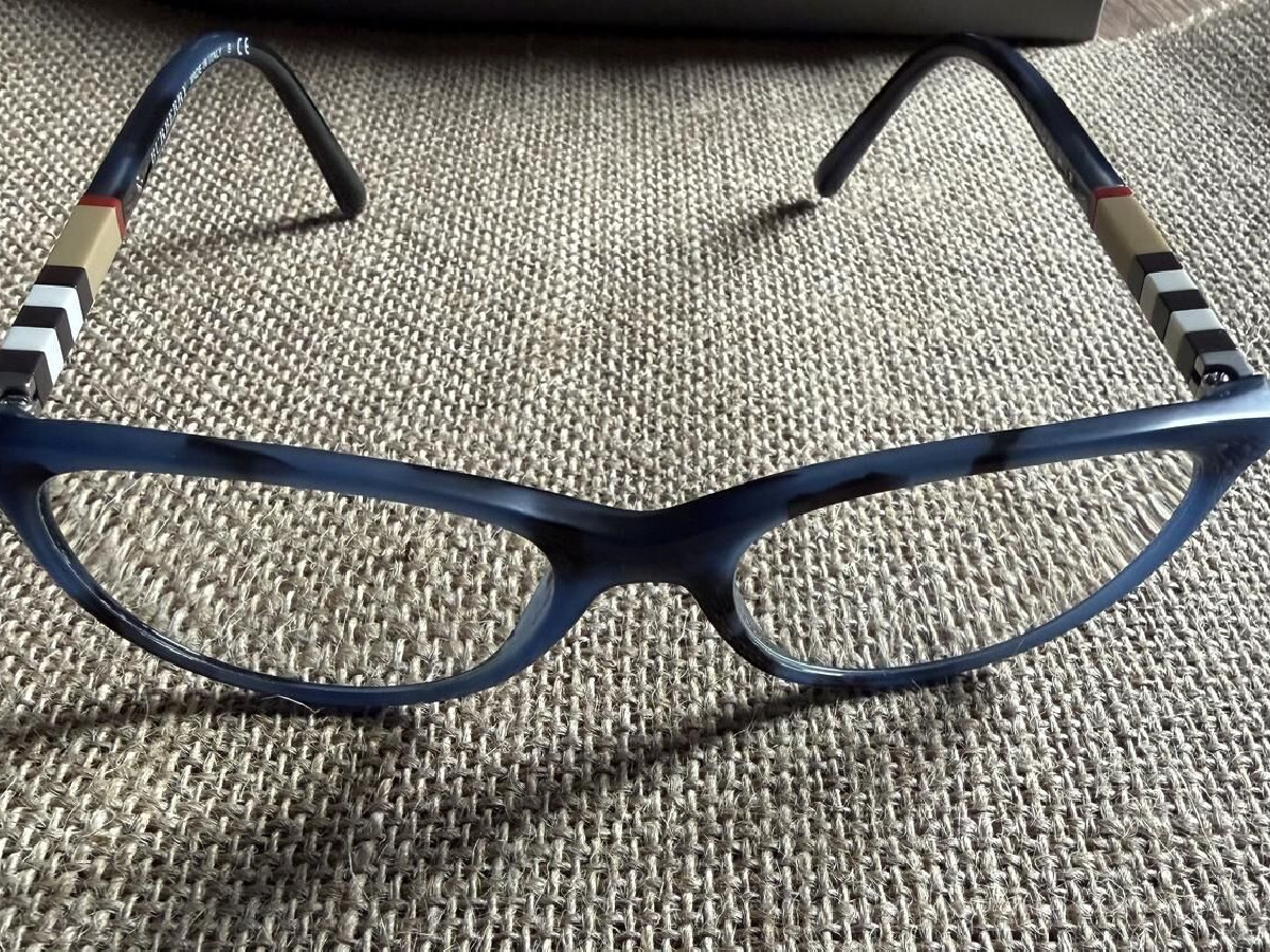 BURBERRY - B2205 3546 52&curren;17 145