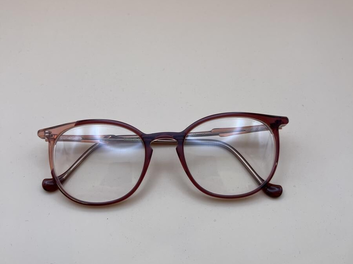 Caroline Abram  - Connie 757 49&curren;19