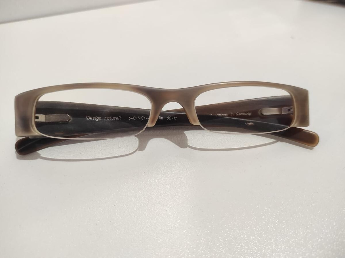 Genuine Horn - 540/1 J+ 017m 52¤17