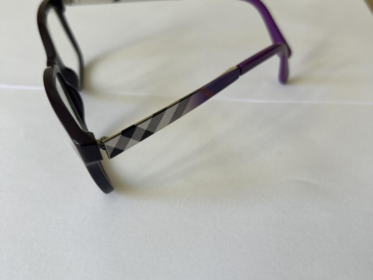 Burberry - B2143 3400 53/17