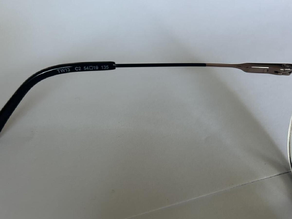 Lou cr&eacute;ation  - TW13 54&curren;19