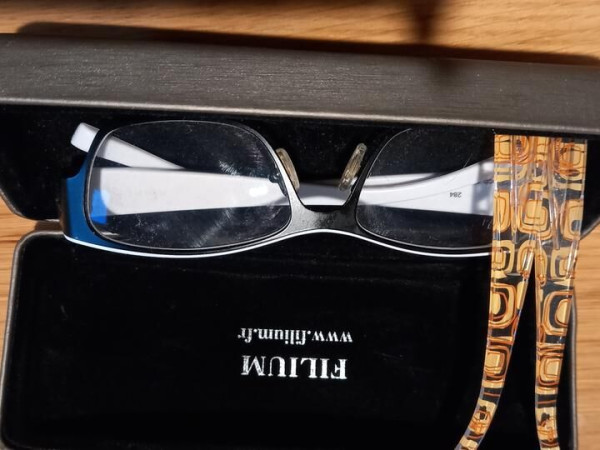 D'Clip noire et blanche