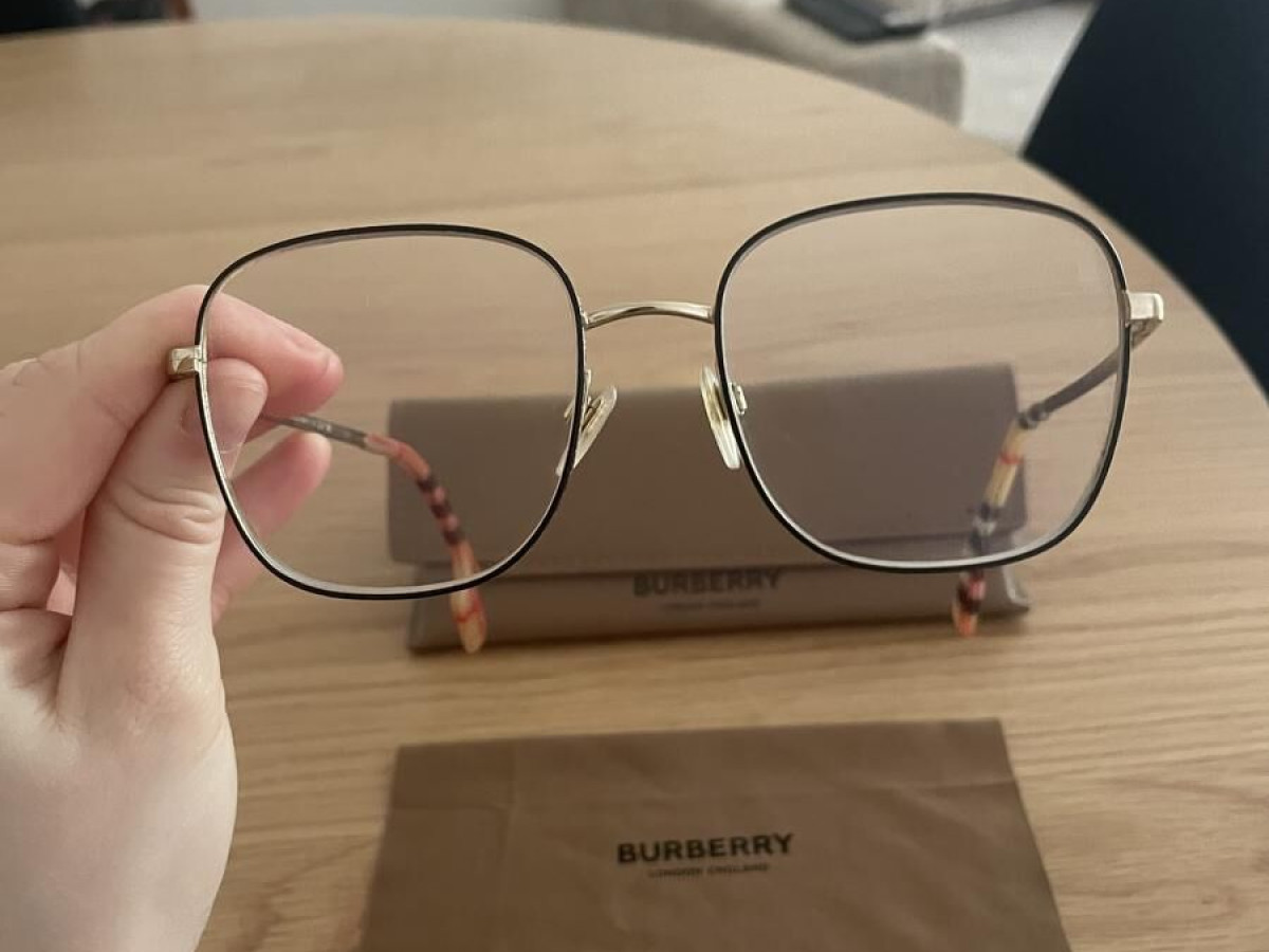 Burberry - B1347110954&curren;18140