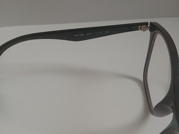 Ray-ban  - RB7066 20000 52&curren;17 140