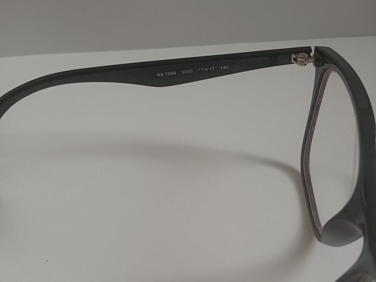 Ray-ban  - RB7066 20000 52&curren;17 140