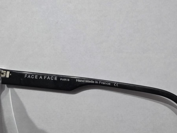 Face a face - COL110DP 51&curren;21