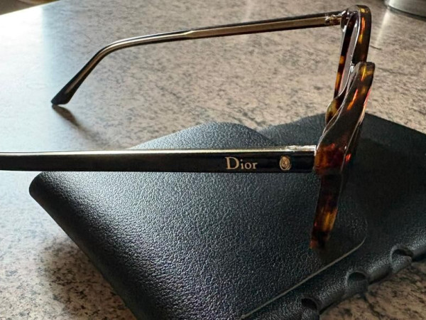 Christian dior - Montaigne47 086 49¤17