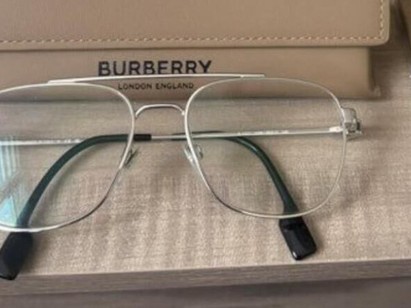 Burberry  - B 1377 1005
