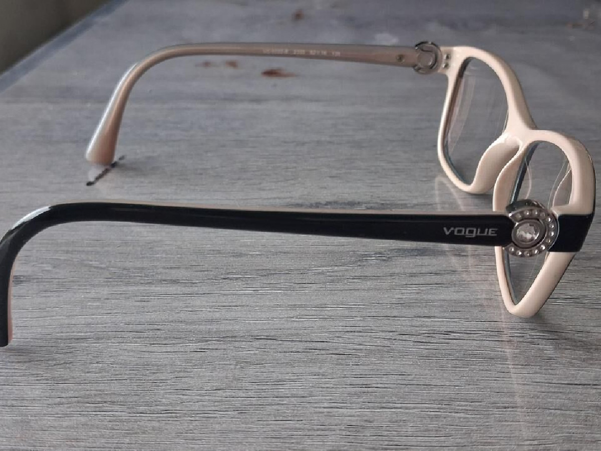 Vogue  - VO5002-B 52&curren;16 135