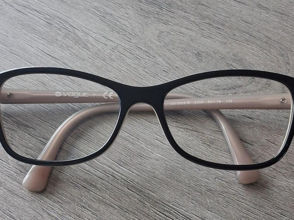 Vogue  - VO5002-B 52&curren;16 135