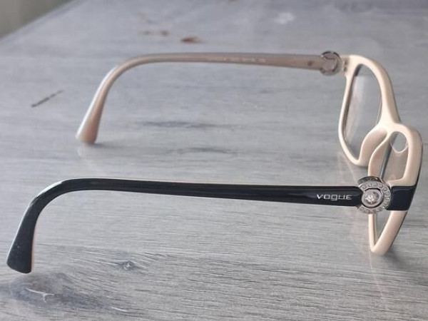 Vogue  - VO5002-B 52&curren;16 135