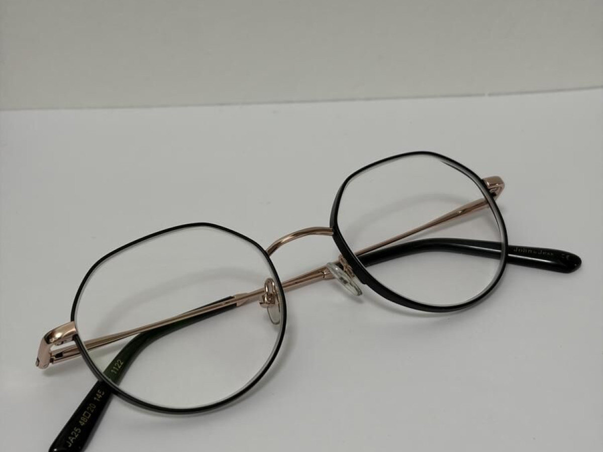 John & Jess  - JA25 48&curren;20 145 C4 1122