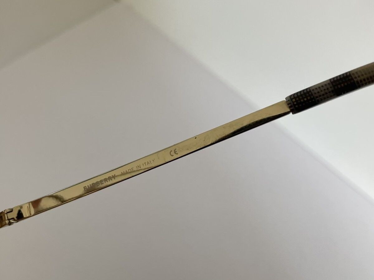 BURBERRY - B1347 1109 52&curren;18