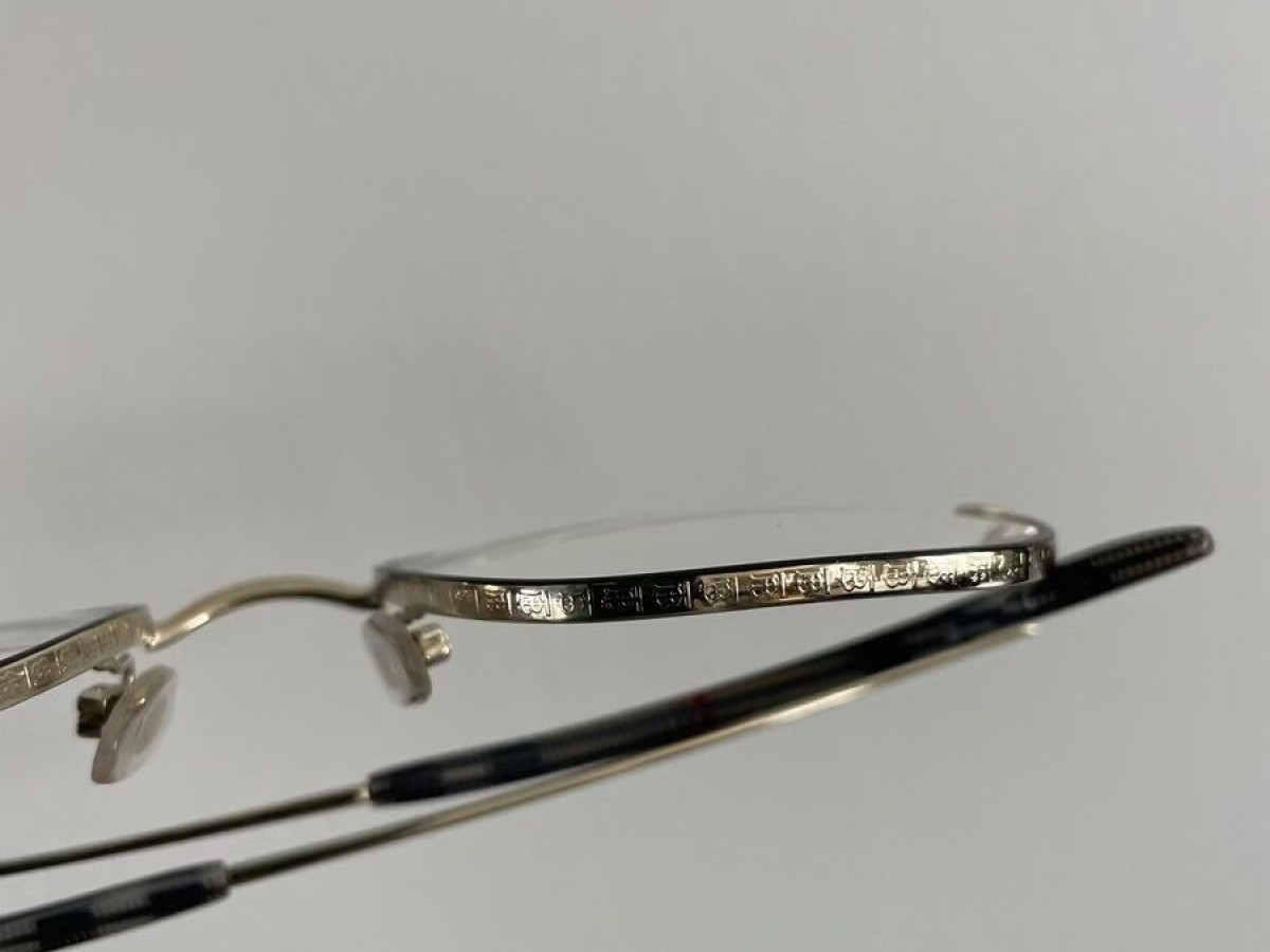 BURBERRY - B1347 1109 52&curren;18