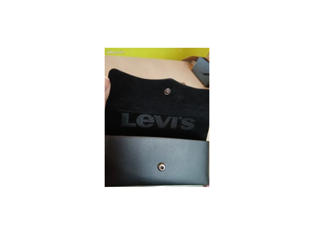 Levis - Lv 1000