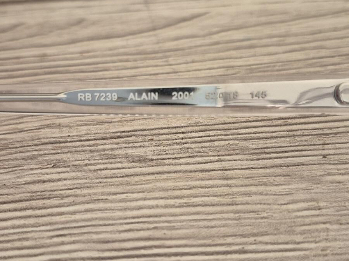 Ray Ban- Rb7239 52&curren;19