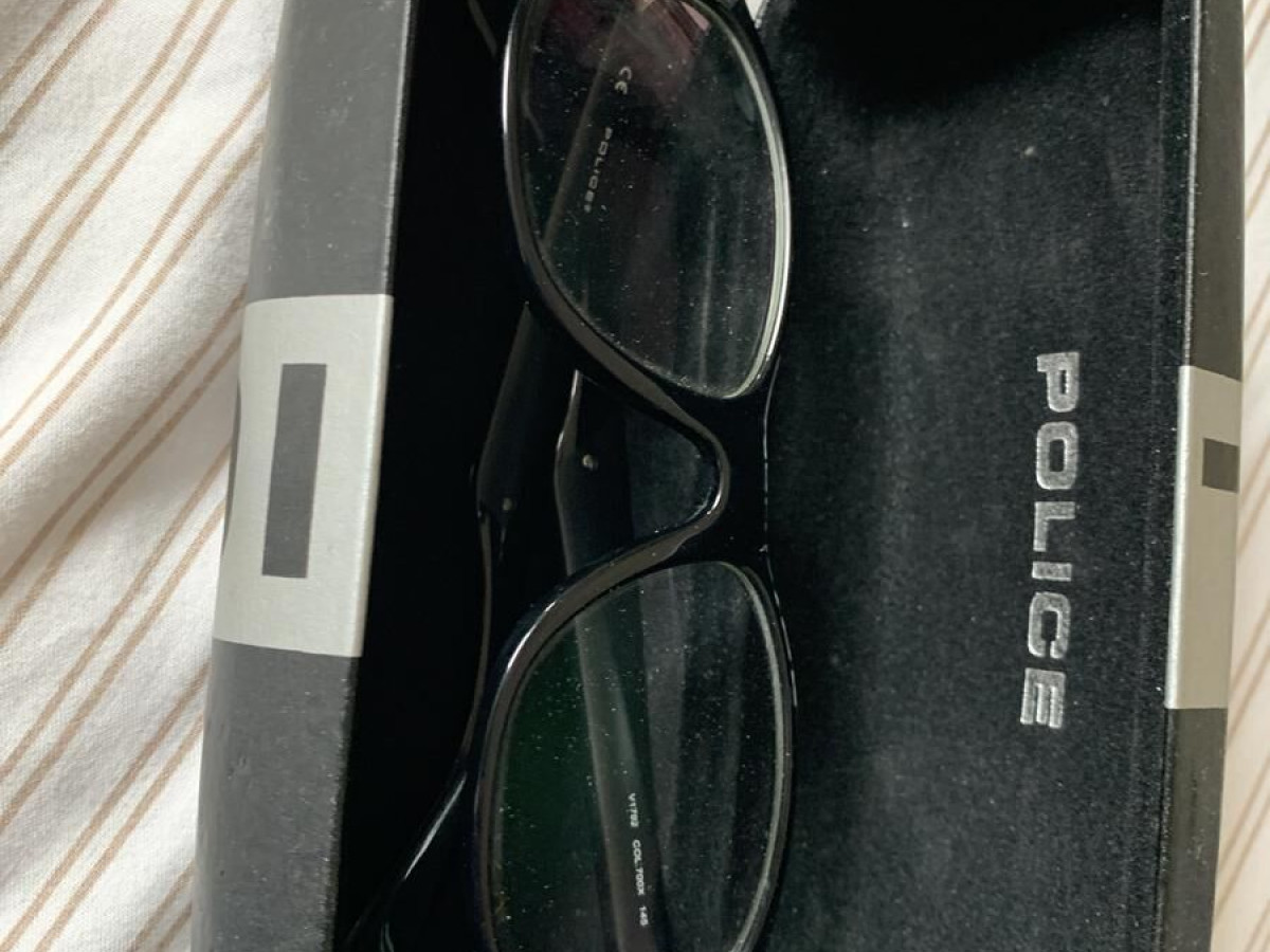 Lunette de vue Police  - V1792 COL 700X 145