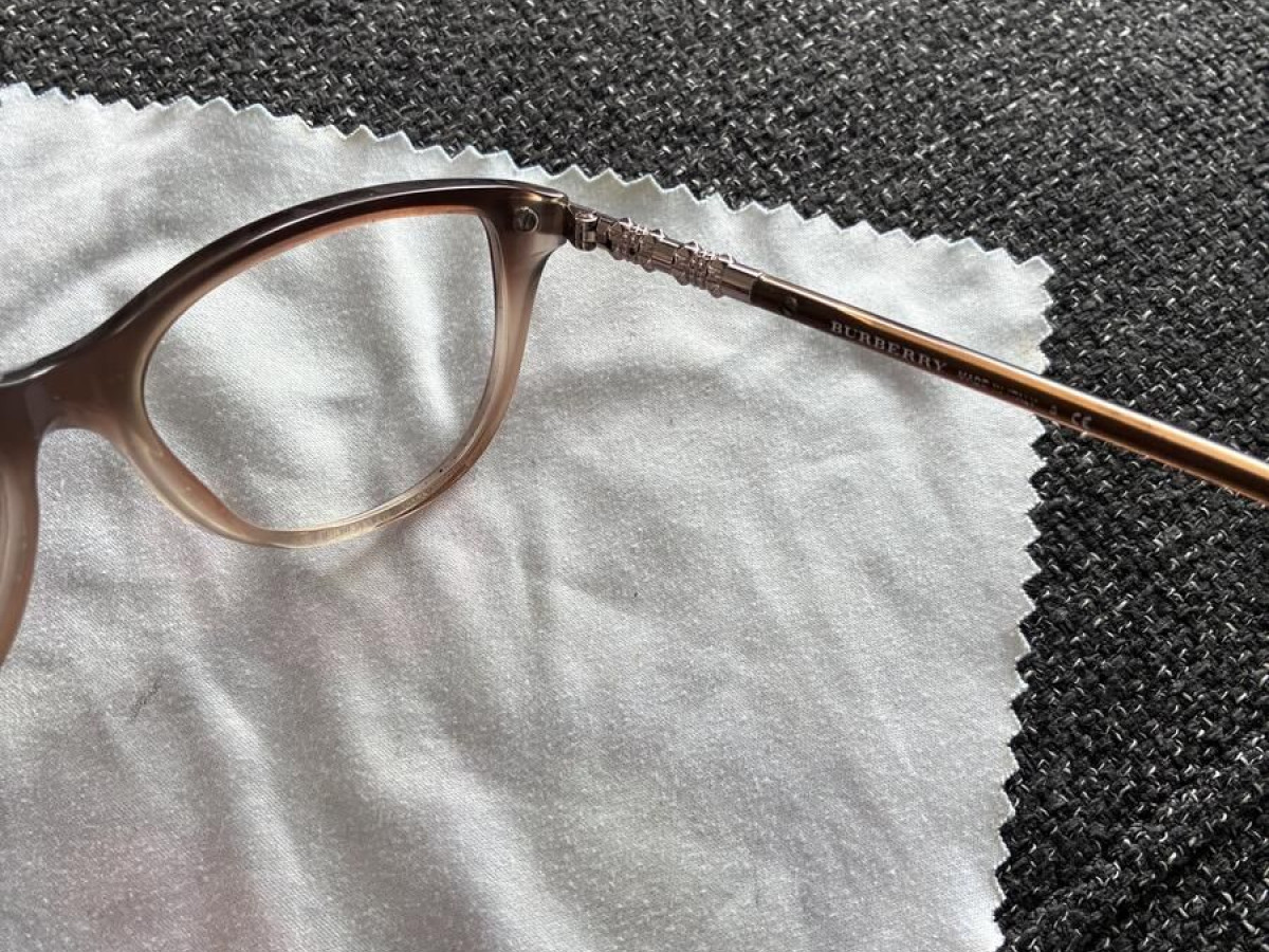 Burberry - B2107329851&curren;15135