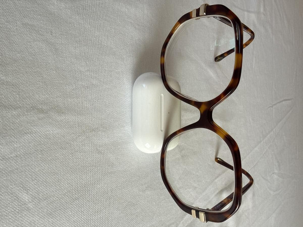 Chlo&eacute; - CH01070 004 56&curren;15 145 M