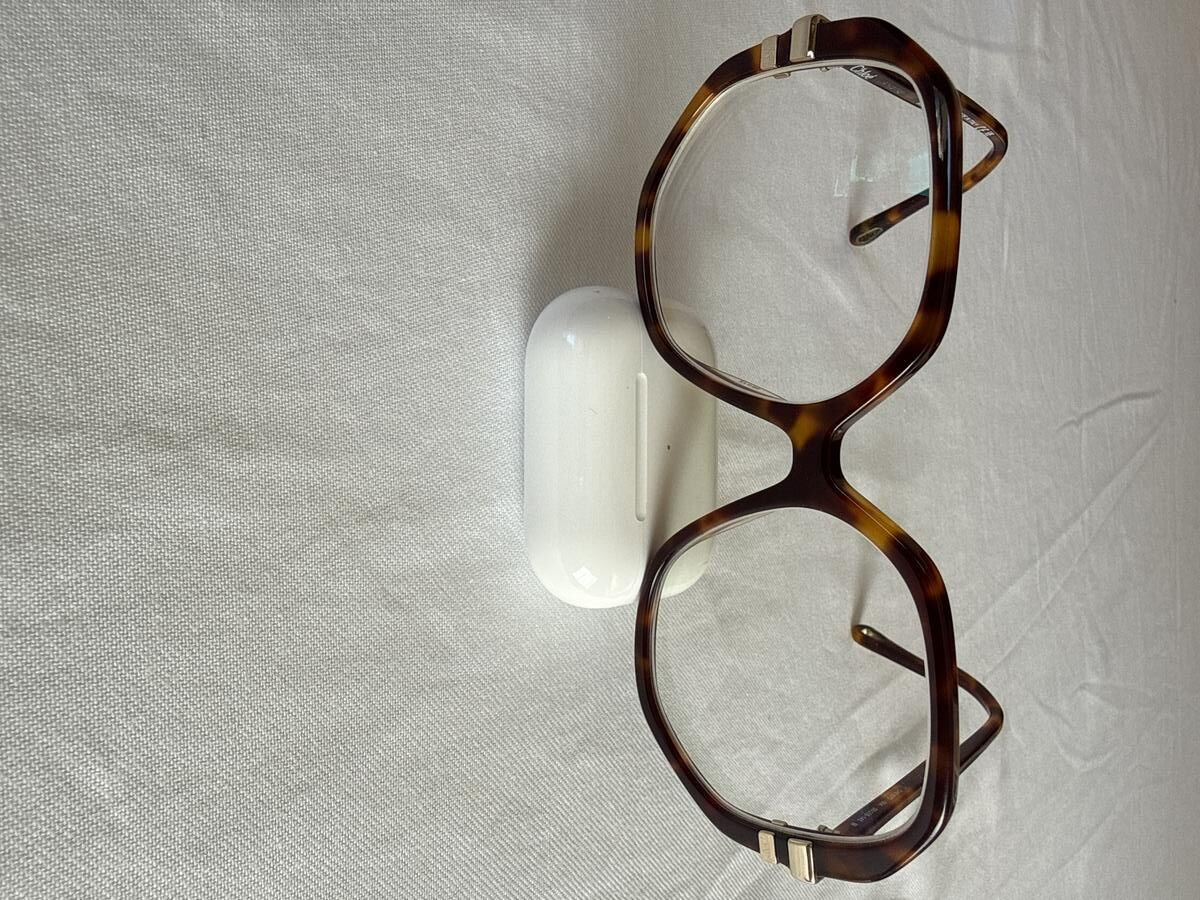 Chlo&eacute; - CH01070 004 56&curren;15 145 M