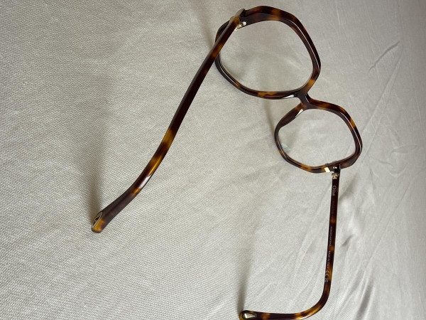 Chlo&eacute; - CH01070 004 56&curren;15 145 M