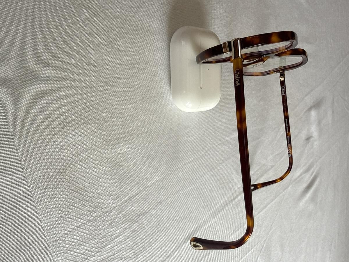 Chlo&eacute; - CH01070 004 56&curren;15 145 M