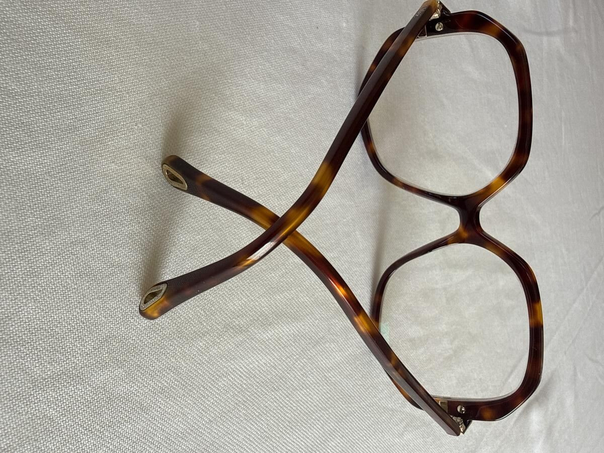 Chlo&eacute; - CH01070 004 56&curren;15 145 M