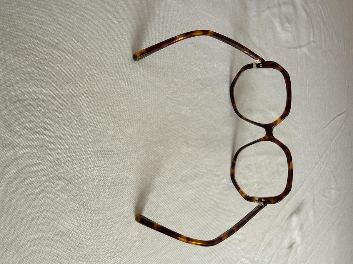 Chlo&eacute; - CH01070 004 56&curren;15 145 M