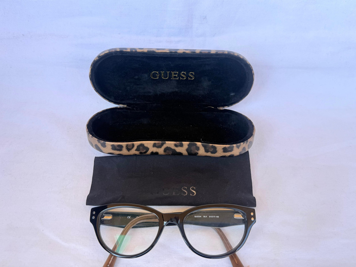 Guess - GU2334 51&curren;17 140