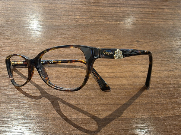 Vogue - VO2737 w656 54&curren;16