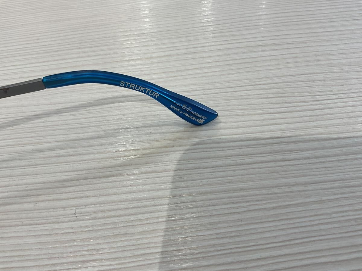 Struktur - The artist cura&ccedil;ao 49&curren;23