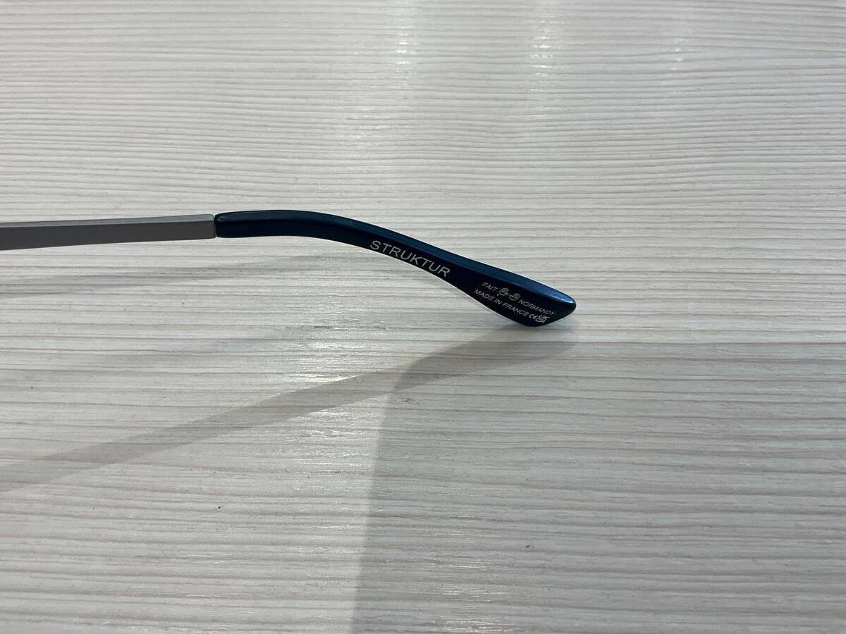 Structur - The singer 50&curren;18