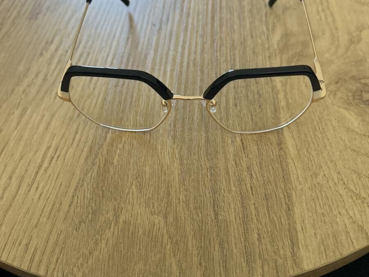 Lou - C15218140 50&curren;50