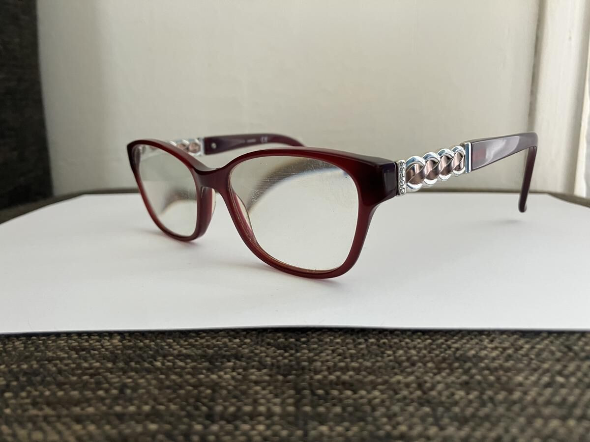 GUESS- GU 2382 BUR 53&curren;17 140