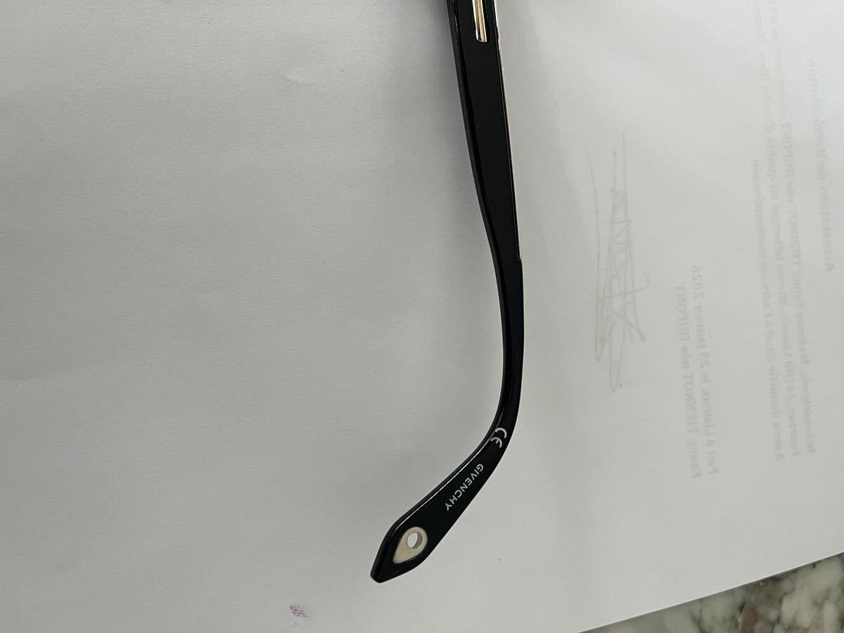 Givenchy - VGV915 53¤17