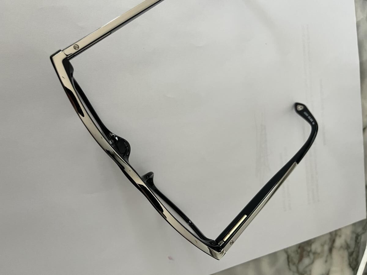 Givenchy - VGV915 53¤17