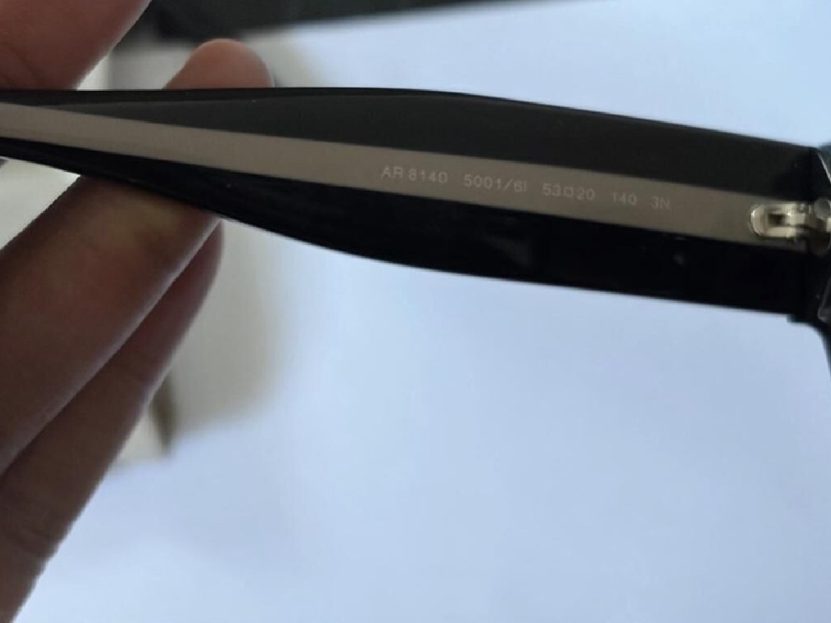 Giorgio Armani - AR8140