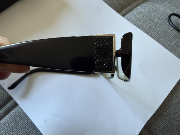 Givenchy -  VG315S COL530S