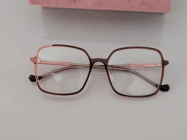 Caroline abram  - claudya