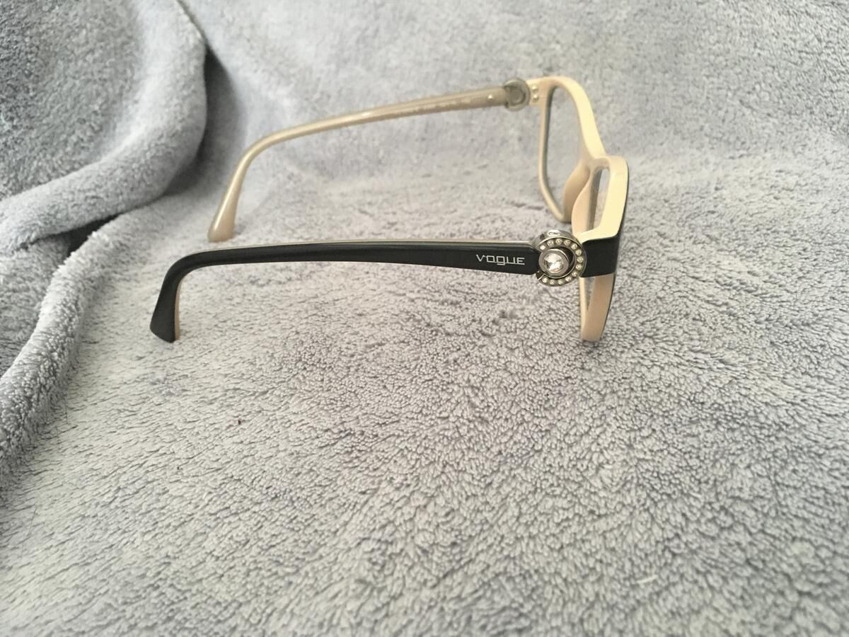 Vogue - VO50002 B 2350 52&curren;16