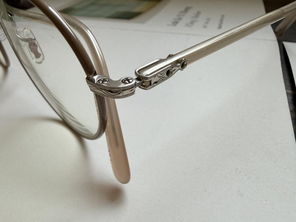 Eyevan - E-0504 4,3x4,6cm&curren;2cm