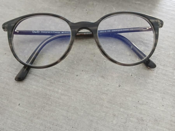 D&D - 8719154682490 48□19...