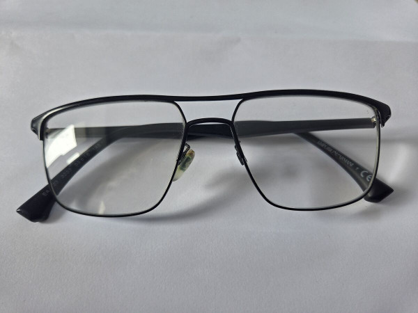 Emport&eacute; armani -...