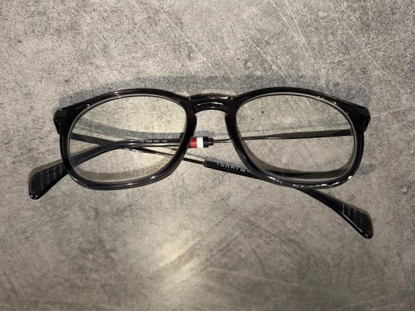 Tommy Hilfiger - TH1584 &curren;145