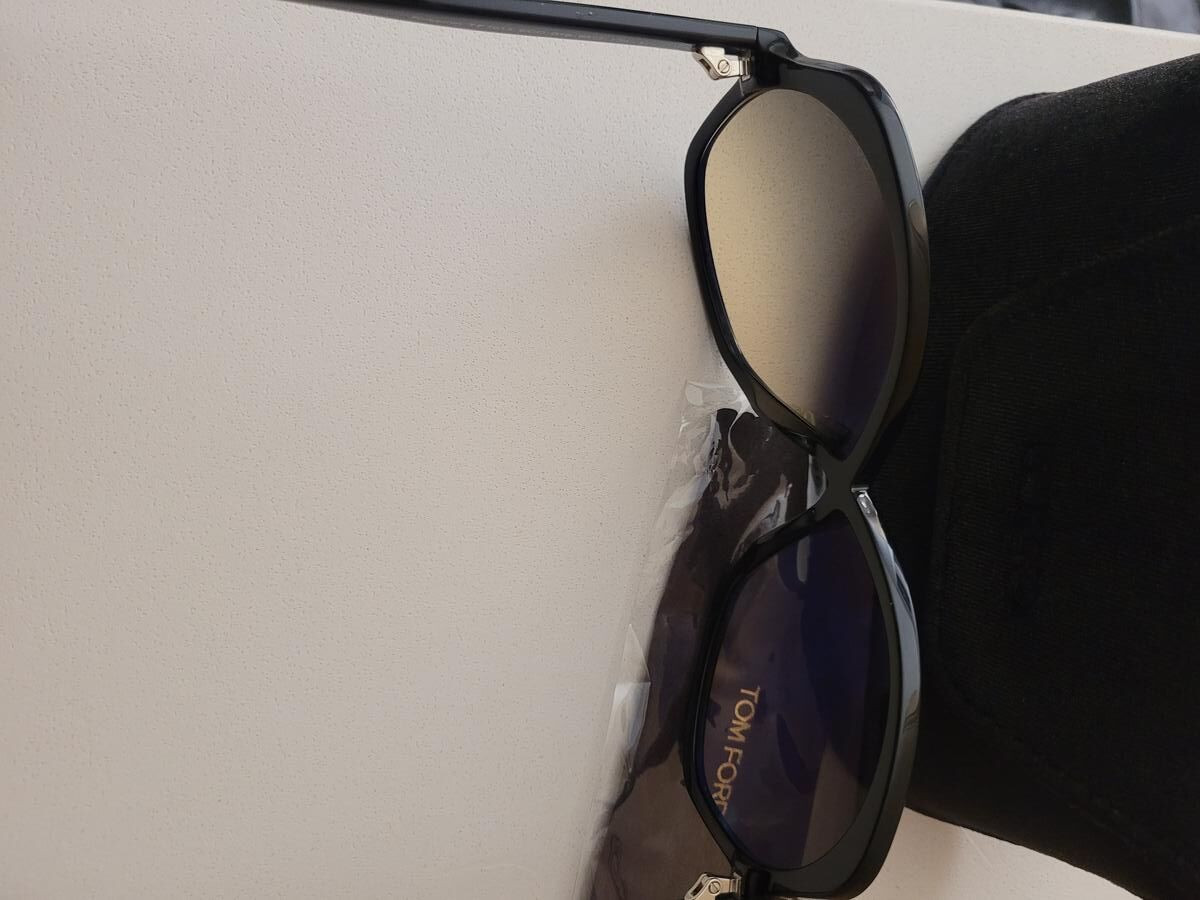 TOM FORD solaire - TP1013 ECO 01B 64 7 135 2 64&curren;7